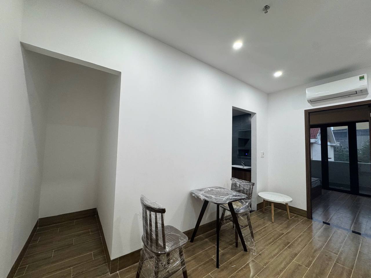 2BR apartment in My An — photo 3