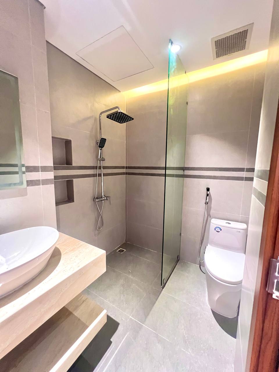 2BR apartment in Khue My — photo 4