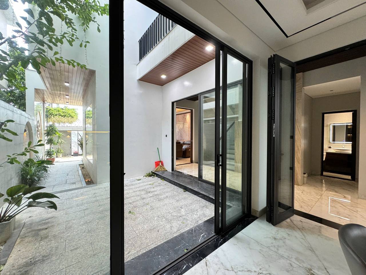 5BR villa in Cam Le — photo 5