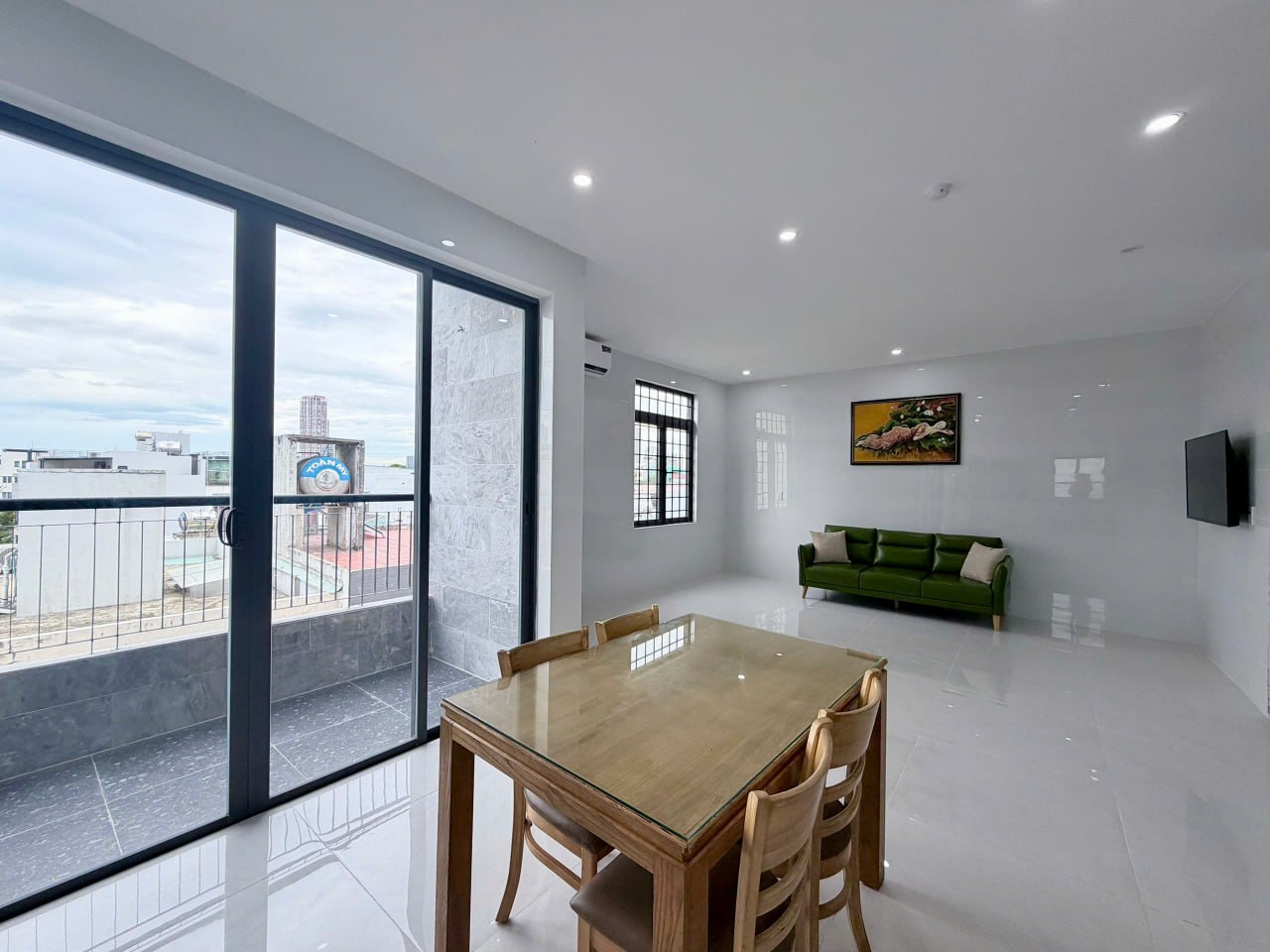 2BR apartment in Son Tra — photo 2