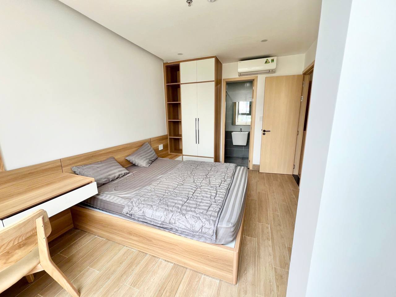 2BR apartment in My An — photo 2